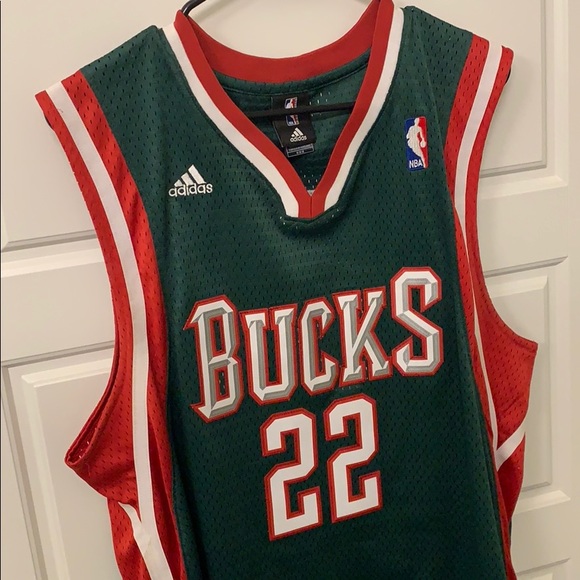 bucks jersey throwback